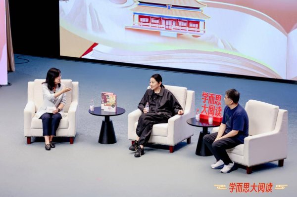 荣利通  走进北京、走进经典｜“跟着名著游中国”特别直播，学而思大阅读点燃暑期阅读热潮